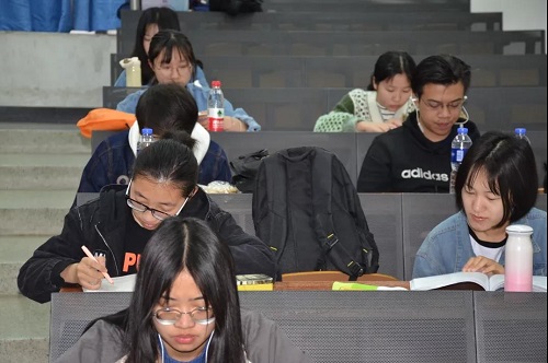 PG电子·仿照器(试玩游戏)官方网站