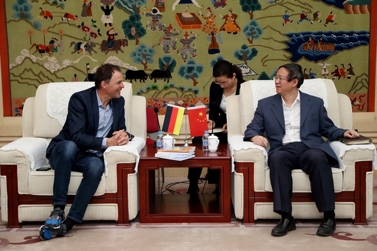 PG电子·仿照器(试玩游戏)官方网站