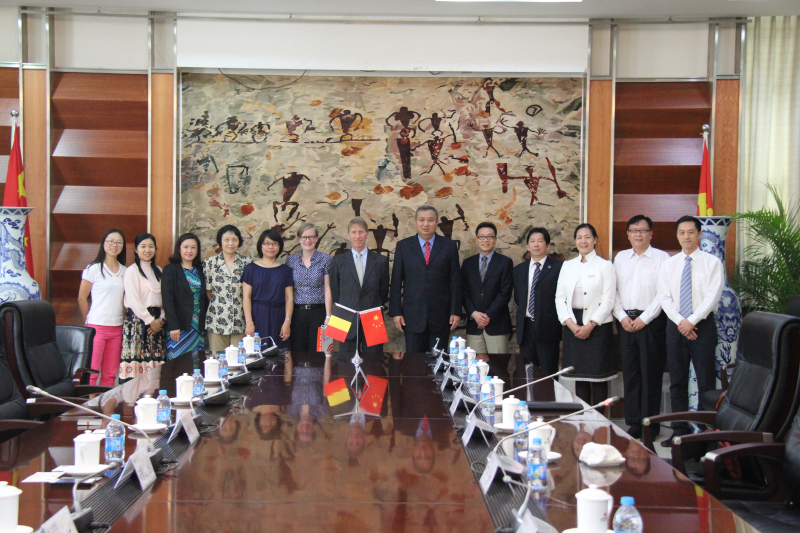 PG电子·仿照器(试玩游戏)官方网站