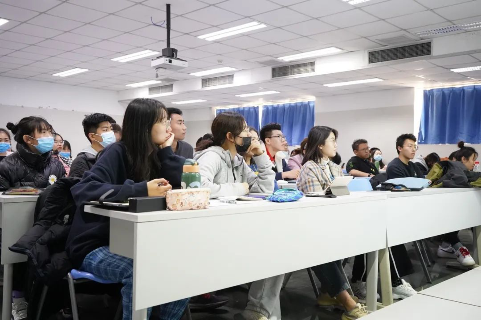 PG电子·仿照器(试玩游戏)官方网站