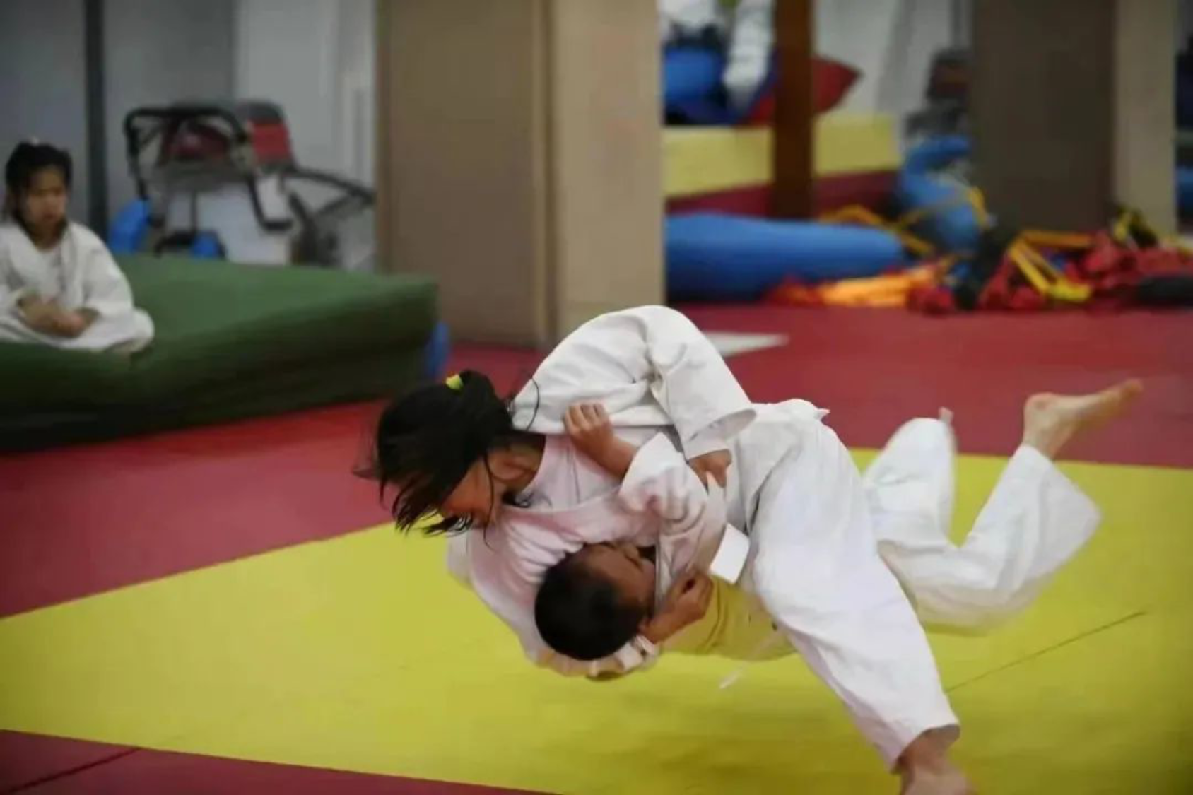 PG电子·仿照器(试玩游戏)官方网站