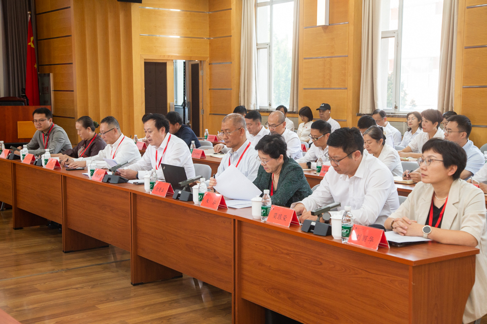 4b2e2b28874c49a4b5d50e439e90ca21